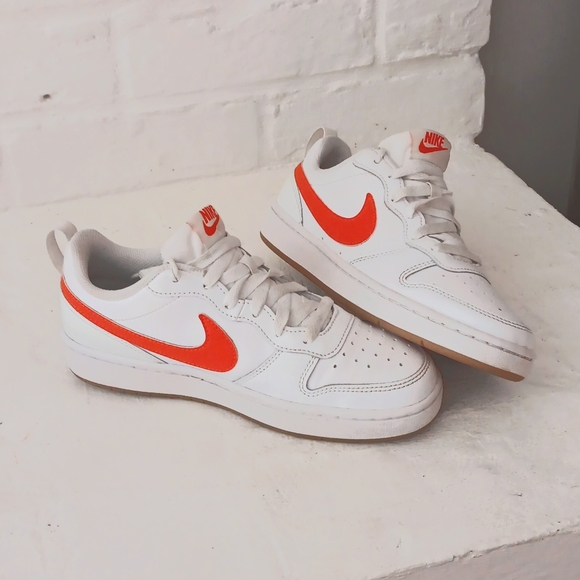 Nike Dunks Low Wite and Orange - Picture 4 of 4